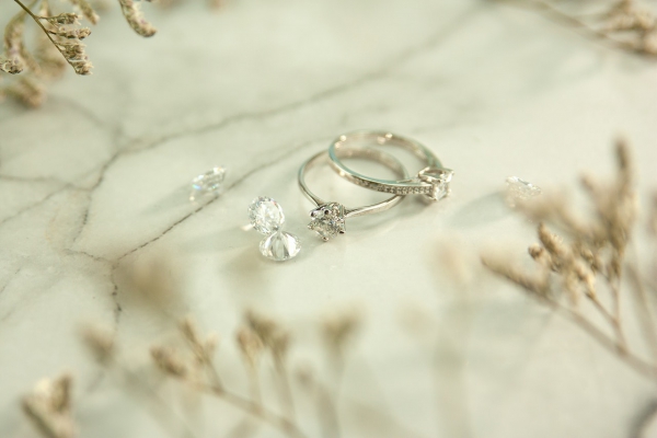 Ile karatów powinien mieć diament w pierścionku zaręczynowym?