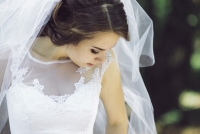 Bielizna ślubna - jak dobrać ją do sukni i swoich kształtów by wyglądać olśniewająco?